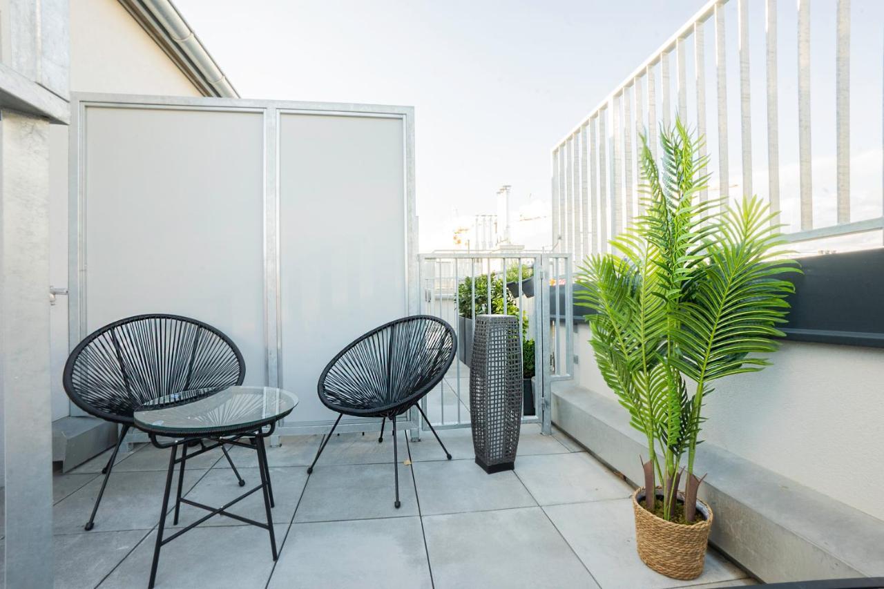 Orestaliving - Penthouse With Designer Renovation Appartement Vienne